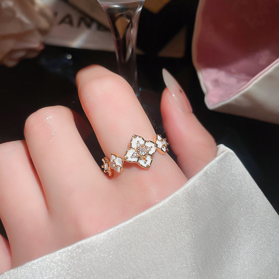 Four-leaf flower inlaid with zircon open ring, light luxury high-end feel, versatile and exquisite finger ring for women - view 4