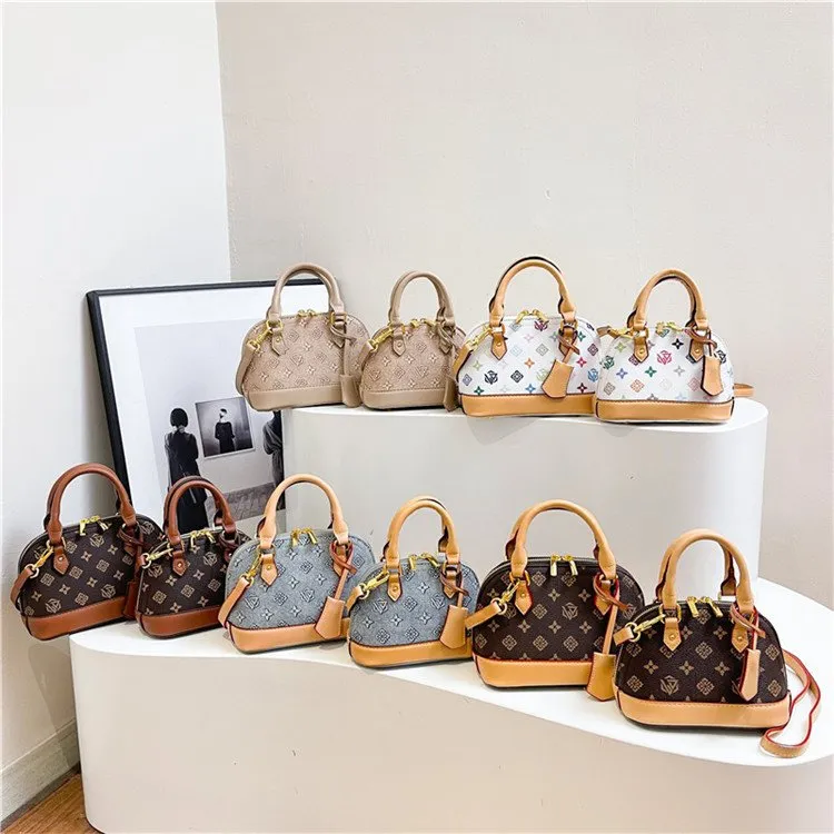 WKwk premium sense 2025 new retro printed chain small square commuter shoulder oblique span bag women