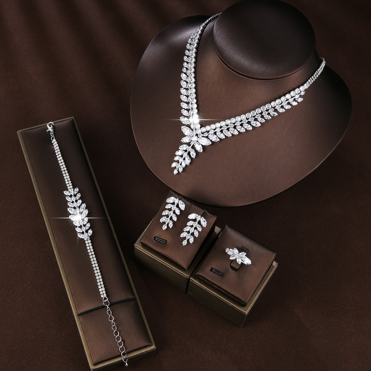 New four-piece bridal set with copper micro-inlaid zirconia wedding accessories necklace earrings bracelet ring jewelry set241007