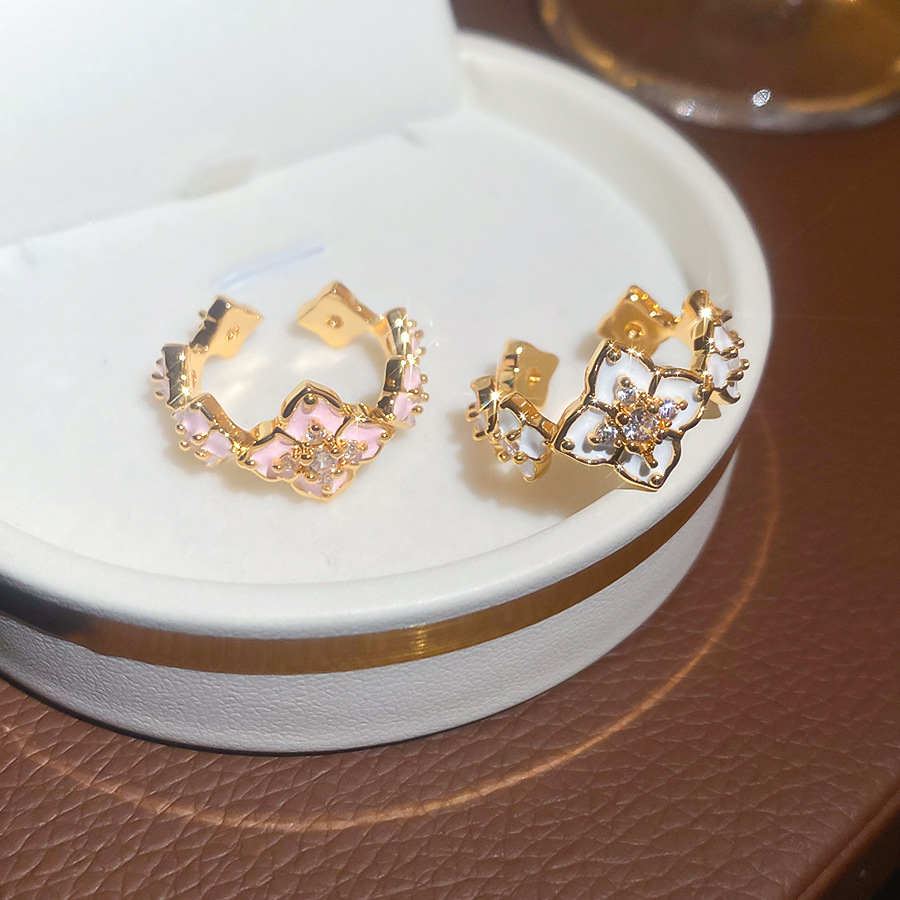 Four-leaf flower inlaid with zircon open ring, light luxury high-end feel, versatile and exquisite finger ring for women - view 7