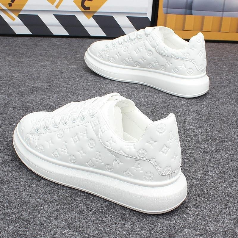 Designer White Embossed Platform Sneakers Lace-up Casual Chunky Shoes Thick-Soled White Sneakers New Korean Version Style Flat Casual Sports Shoes