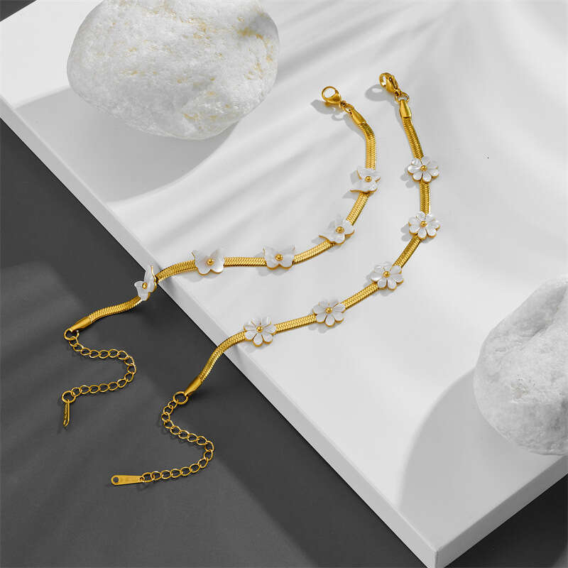 Cross-Border Non-Fading Full-Titanium Steel Jewelry, Personalized Hip-Hop Style, Five Small Daisies, Butterfly, Flat Snake Chain Bracelet For Women, W