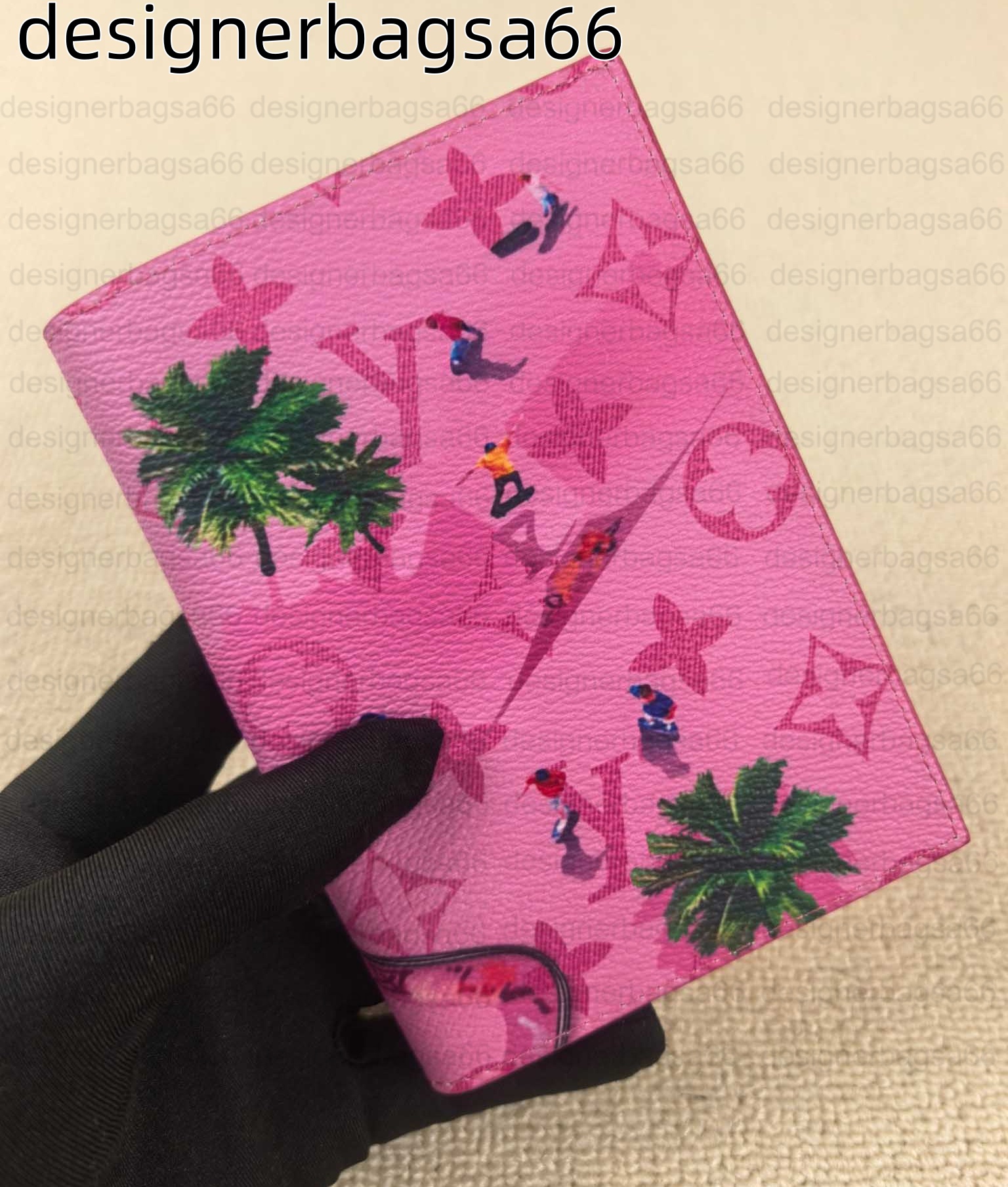 Designer Wallets for Man Women Multiple colors Passport cover Classic Card Holder Fashion business Protection Case Trendy Credit Swimming golf ski Passport holder