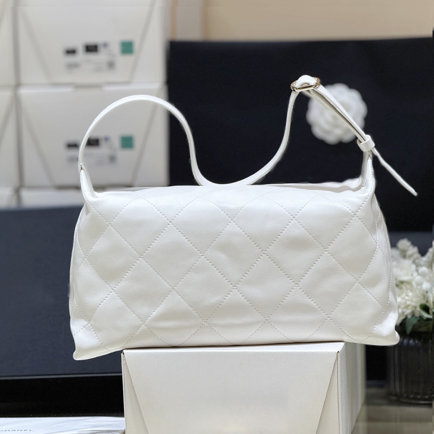 Designer Bag Luxury Shopping Bag High Quality Quilted Leather Chain Tote Versatile Travel Handbag Big Capacity Lady Daily Commute Tote Bag
