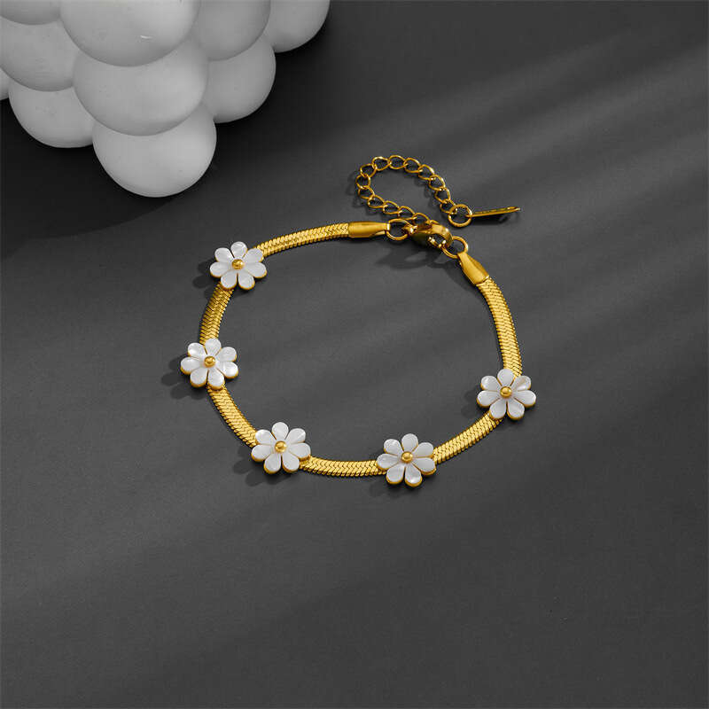 Cross-Border Non-Fading Full-Titanium Steel Jewelry, Personalized Hip-Hop Style, Five Small Daisies, Butterfly, Flat Snake Chain Bracelet For Women, W