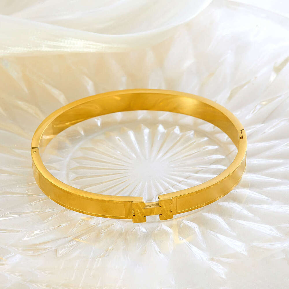 Korean-Style Best-Selling H-Letter Titanium Steel Bracelet For Women, Fashionable Niche Design, Light Luxury With A High-End Feel, Non-Fading Dongguan