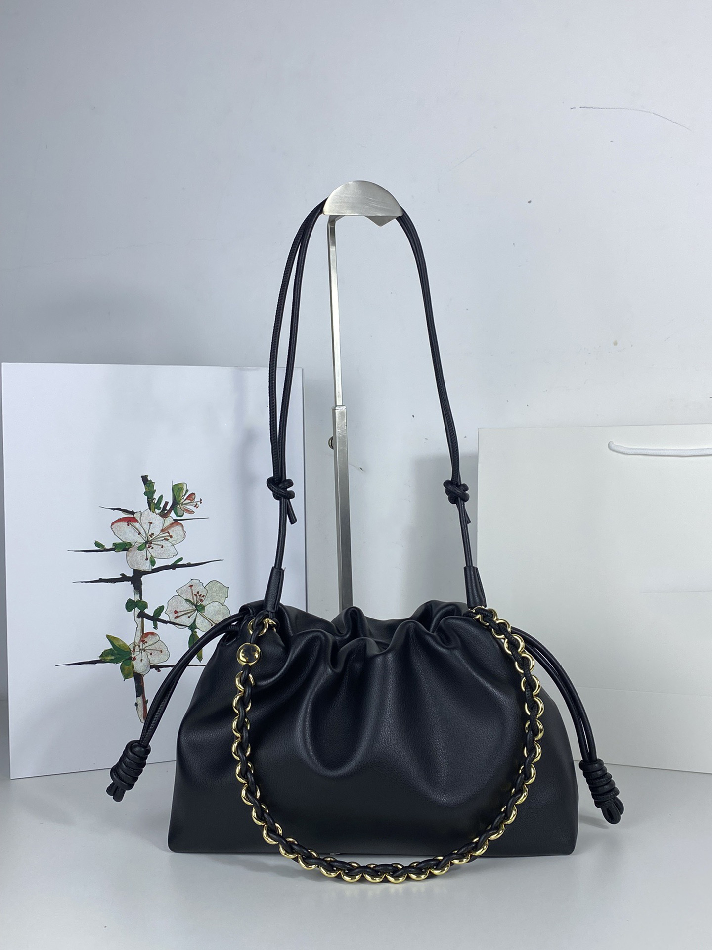 Luxurious and fashionable designer handbag women's fashion classic sheepskin cloud bag shoulder chain shoulder bag simple one-shoulder chain handbag