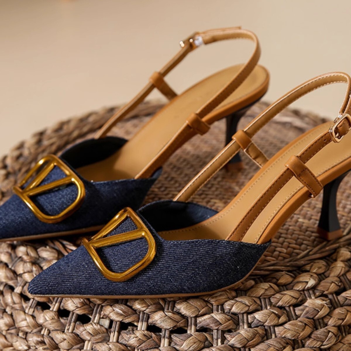Women's Denim Pointed Toe Heels Metal Buckle Elegant Pointed High-End Toe Stiletto Heels Versatile Denim Fabric High Heel Sandals big size