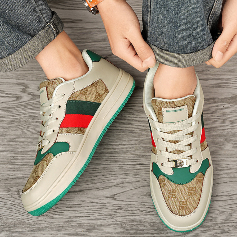 Men's Khaki Platform Sneakers Retro Lace-up Casual Shoes Couple Style Retro Versatile Street Trend Shoes Ultra-Light Slim Leather Rubber Sole Sne