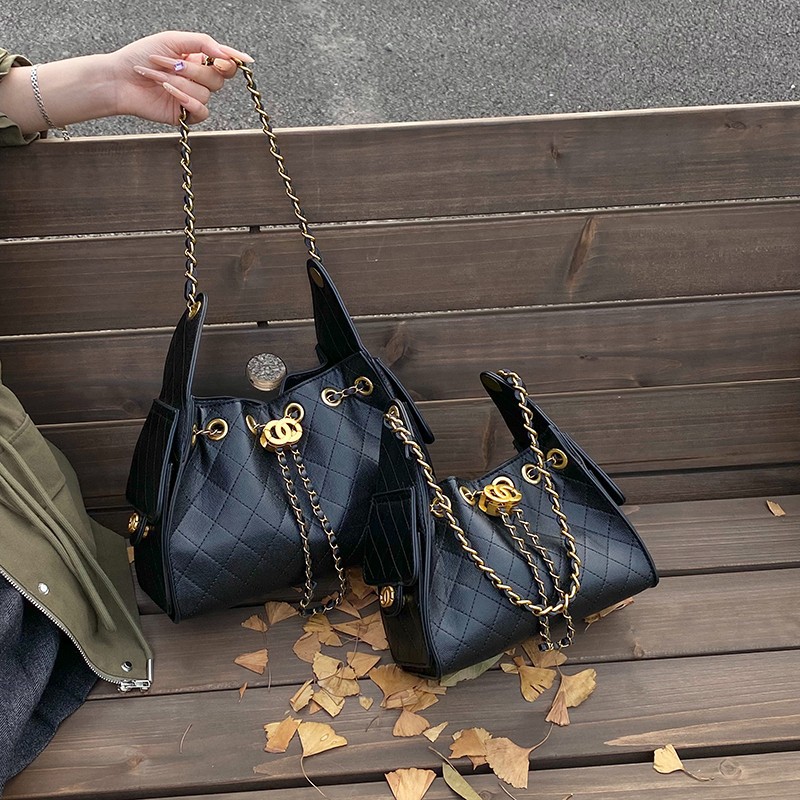 designer bag 2026 New Women's Viral Quilted Chain Bucket Bag, Large Capacity Shoulder Underarm Purse, Motorcycle Style Crossbody Handbag