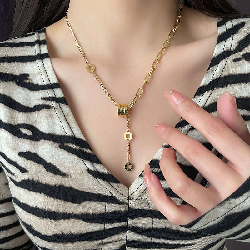 Elegant And Luxurious Necklace For Women, Unique Design, Bestseller In Cross-Border Sales, Titanium Steel 18K Gold Collarbone Chain Wholesale