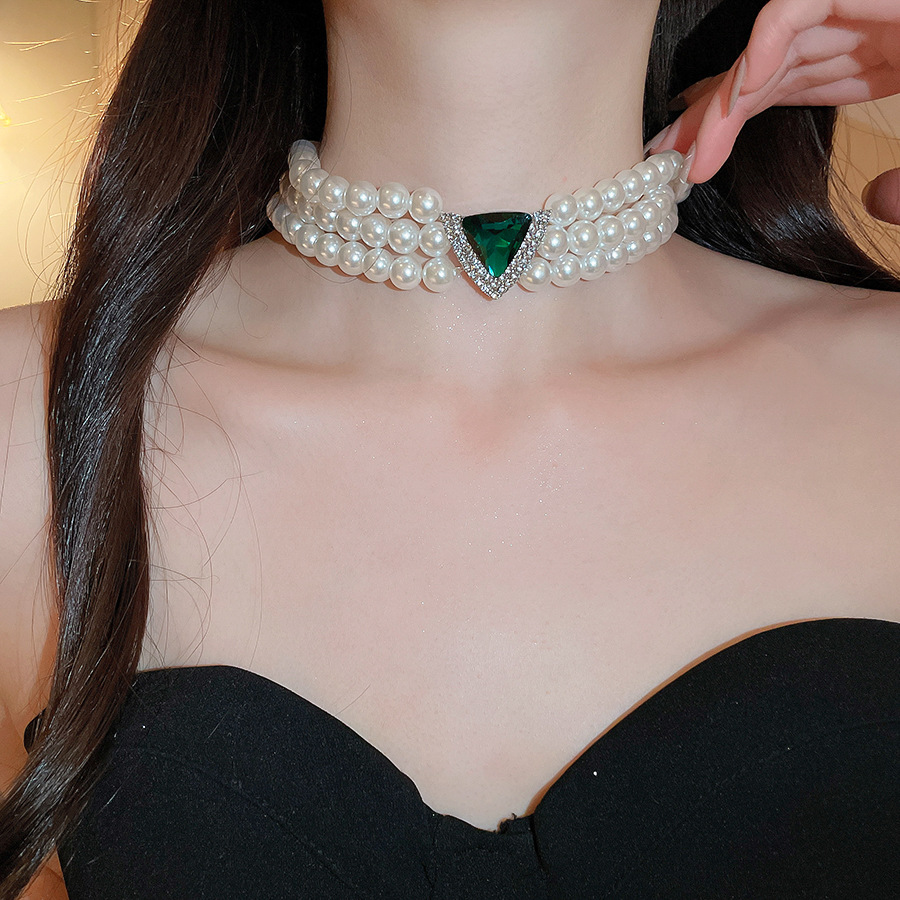 Vintage court-style multi-layer beaded and diamond-studded pearl necklace, unique design, elegant collarbone chain for women - view 4