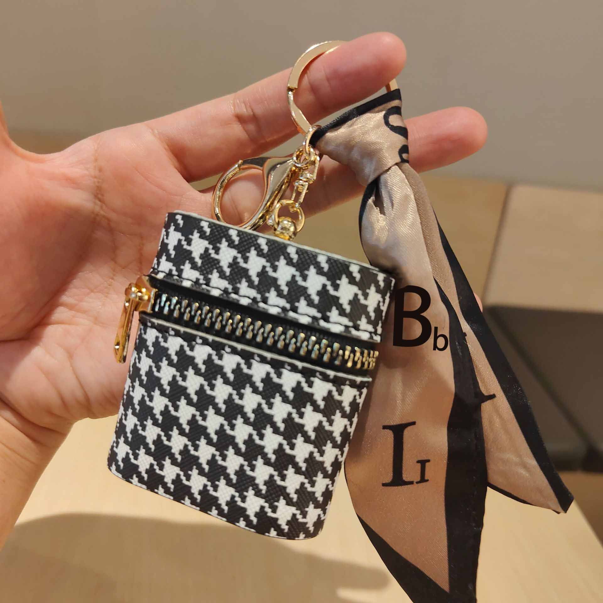 E-commerce Live Streaming Benefits Coin Purse Keychain Mini Portable Earphone Case Storage Wireless Earphone Protective Cover Cute