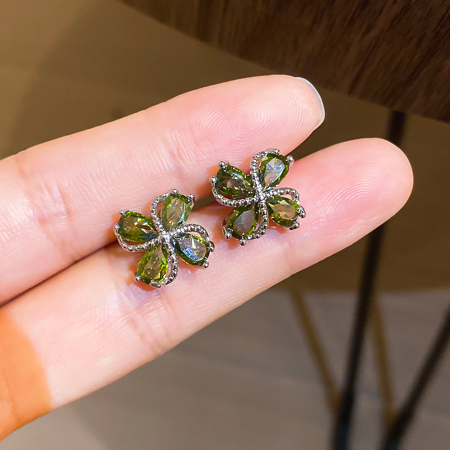 Cross-border floral heart-shaped earrings with zircon inlay, simple and luxurious fashion earrings, direct from the manufacturer - view 8
