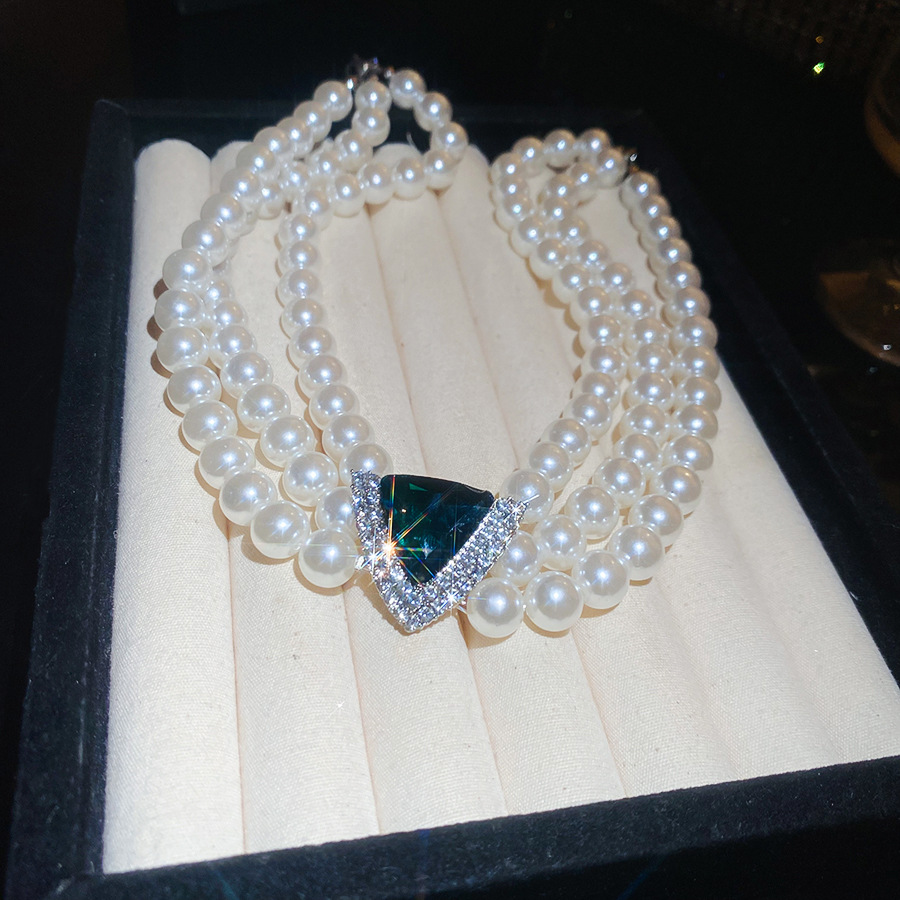 Vintage court-style multi-layer beaded and diamond-studded pearl necklace, unique design, elegant collarbone chain for women - view 3