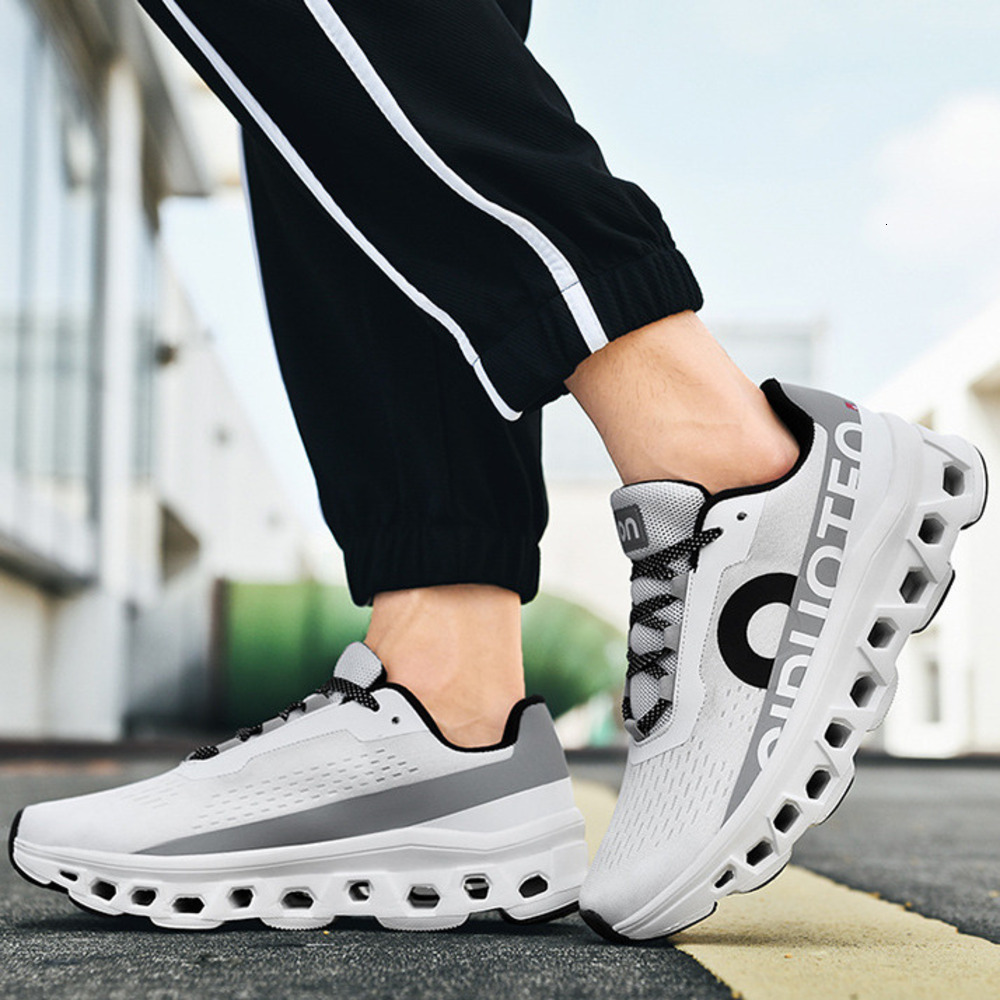Men's Outdoor Blade Running Shoes Breathable Non-slip Athletic Sneakers Plus-size sports popular mesh couple's fashion low-top air-cushion s