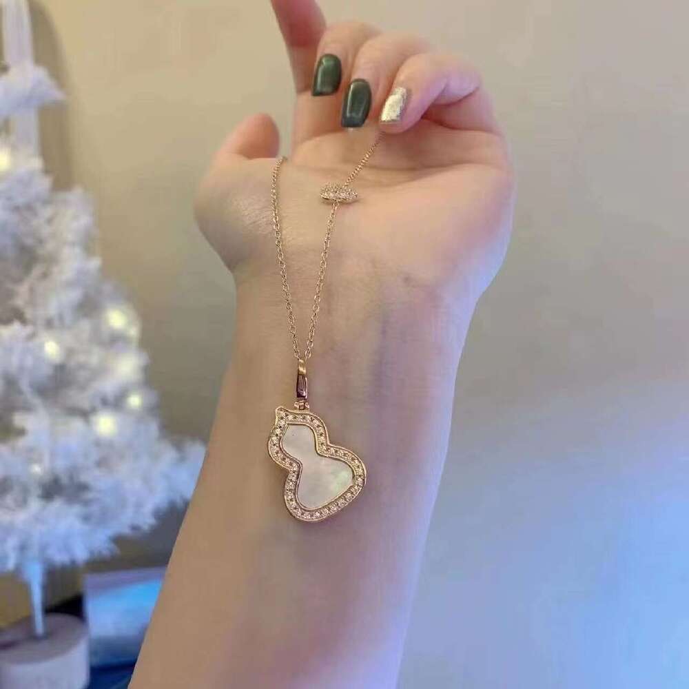Kirin Gourd Necklace Red Agate Pendant High Version 18K Rose Gold Clavicle Chain Factory Direct Sale Live Streaming Dropshipping