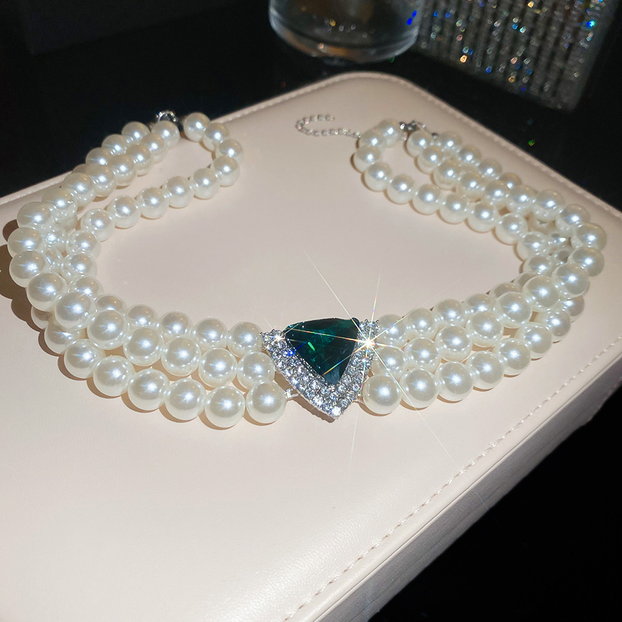 Vintage court-style multi-layer beaded and diamond-studded pearl necklace, unique design, elegant collarbone chain for women - view 5