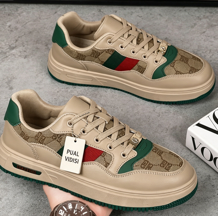 Men's Khaki Platform Sneakers Retro Lace-up Casual Shoes Couple Style Retro Versatile Street Trend Shoes Ultra-Light Slim Leather Rubber Sole Sne