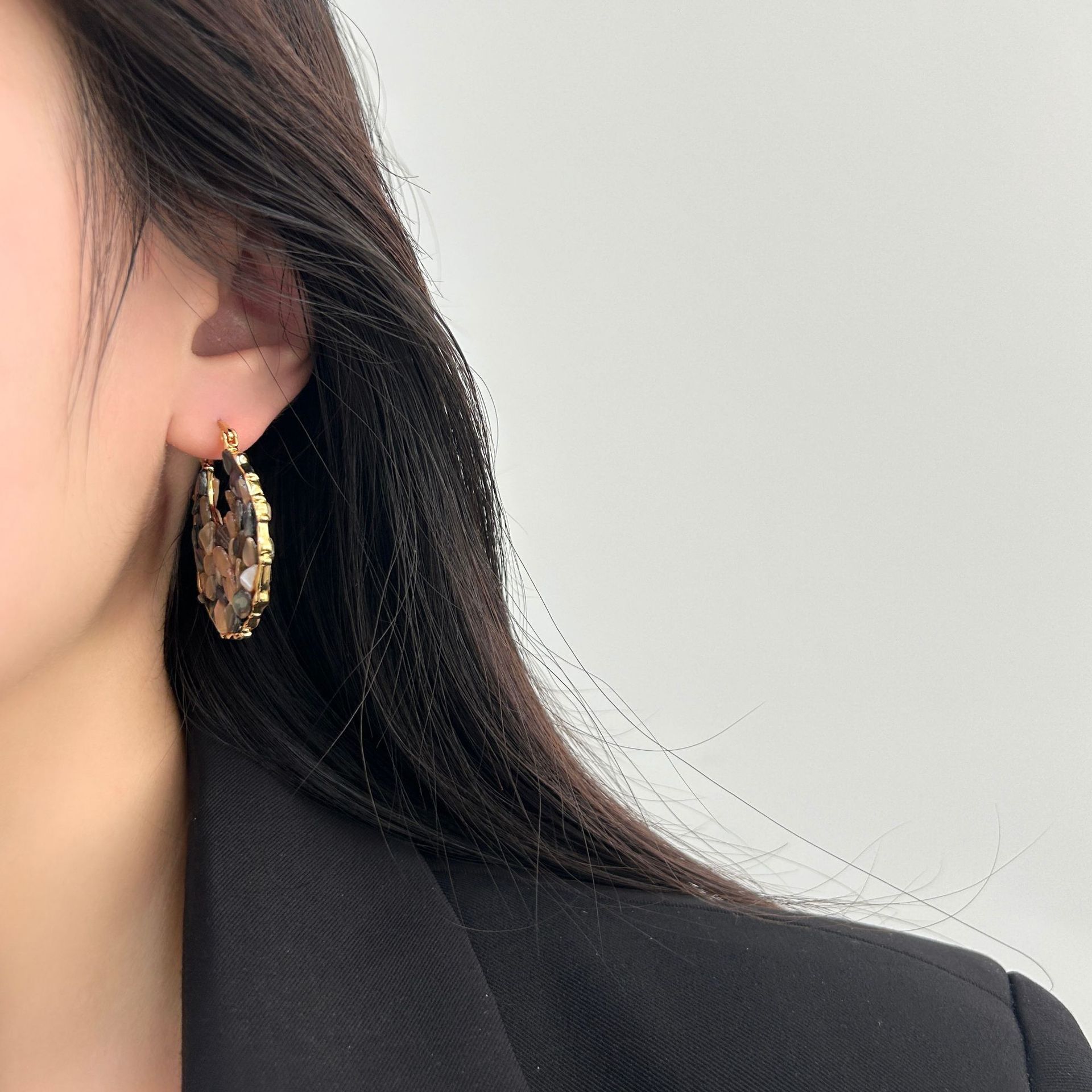 Earrings For Women Colorful Natural Mother Of Pearl Butterfly Shape Exquisite Unique Versatile Fashion Simple Elegant Jewelry - view 6