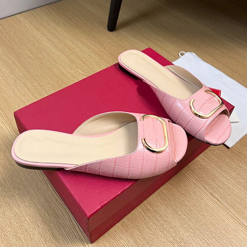 Lady Fashionable Signature Slide Sandal In Printed Calfskin Crocodile Effect Printed Calfskin Flat Bottom Slippers Summer Vacation Beach Perfect Collocation