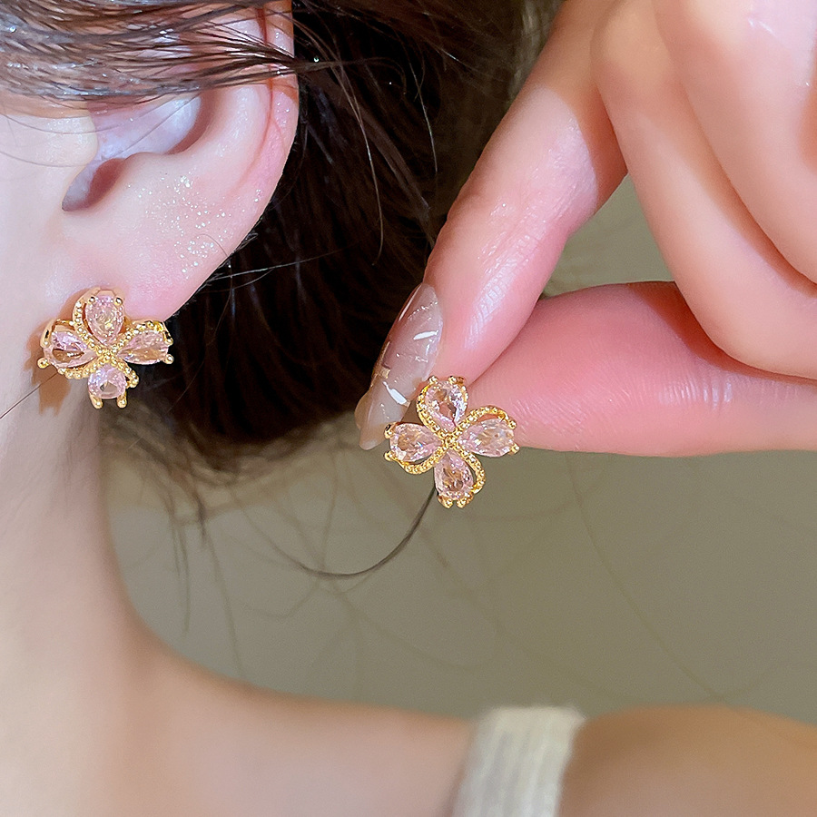 Cross-border floral heart-shaped earrings with zircon inlay, simple and luxurious fashion earrings, direct from the manufacturer - view 7