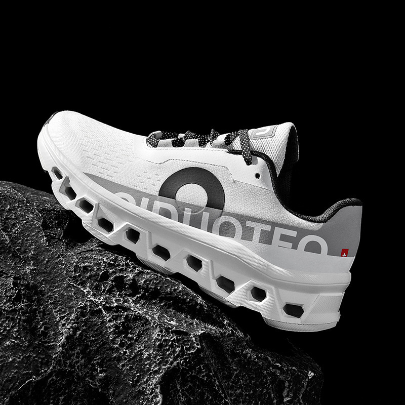 Men's Outdoor Blade Running Shoes Breathable Non-slip Athletic Sneakers Plus-size sports popular mesh couple's fashion low-top air-cushion s