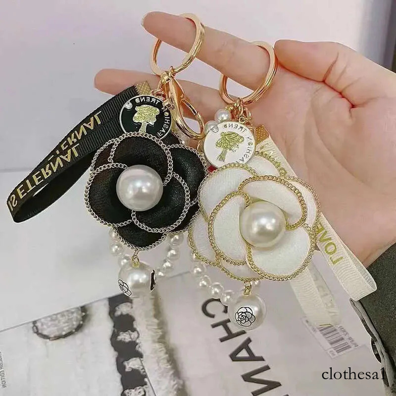 Women Bag Pendant White Black Camellia Pearl String Fashion Car Keychain Personality Decor Ornaments Wholesale