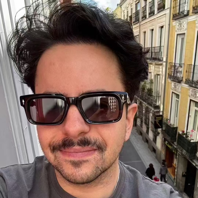 Retro Thick Leg Square Frame Sunglasses Men Women Popular Brand Small Rice Nail Sun Glasses Black Yellow Glasses Summer Beach Anti Blue Light Blocking