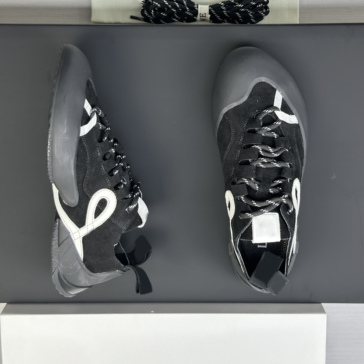Premium Running Shoes, Ballet Trainer Sneakers, Black Suede Casual Shoes, Low Top Retro Casual Shoes LY02a