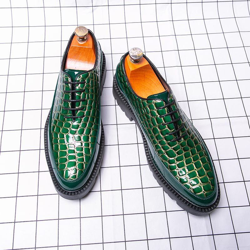 Classic and trendy crocodile patterned thick soled sponge shoes for men's formal wear leather shoes in sizes 38-46