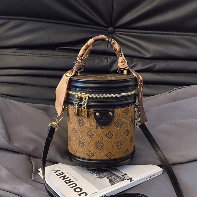 High-end vintage print handbag for women, 2026 new versatile monogram crossbody bag, shoulder handbag, cylindrical bucket bag