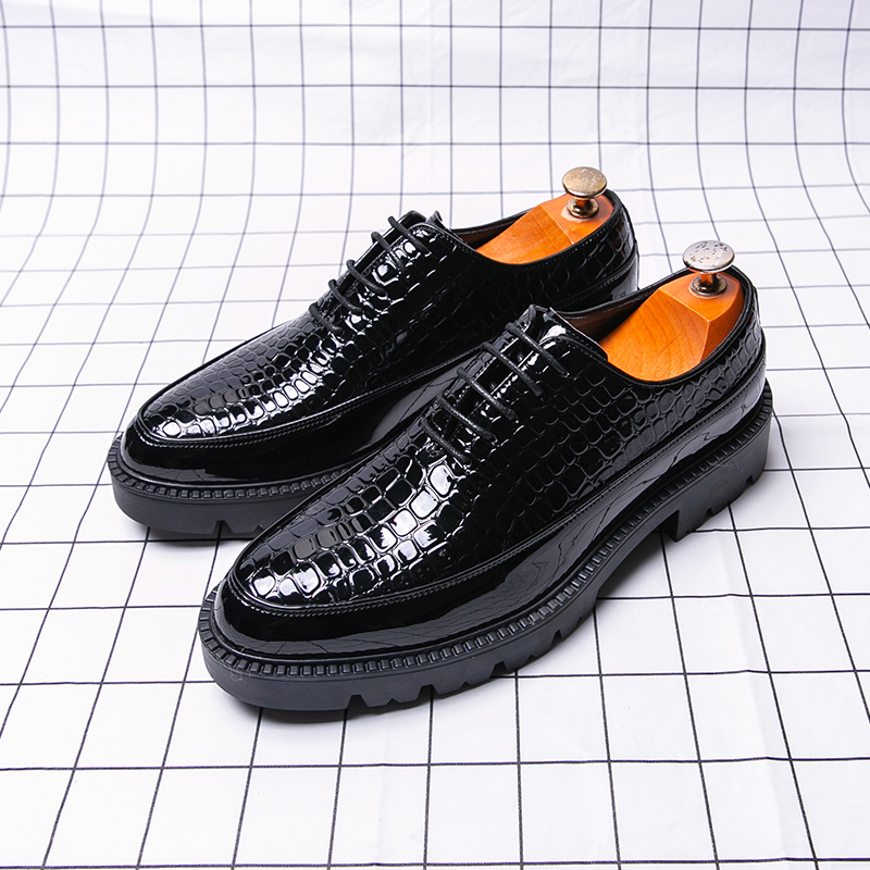 Classic and trendy crocodile patterned thick soled sponge shoes for men's formal wear leather shoes in sizes 38-46