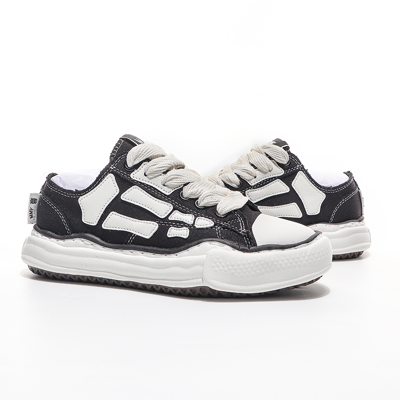 new Bone-patterned skate shoes casual and versatile suitable for both men and women sports shoes men's couple shoes