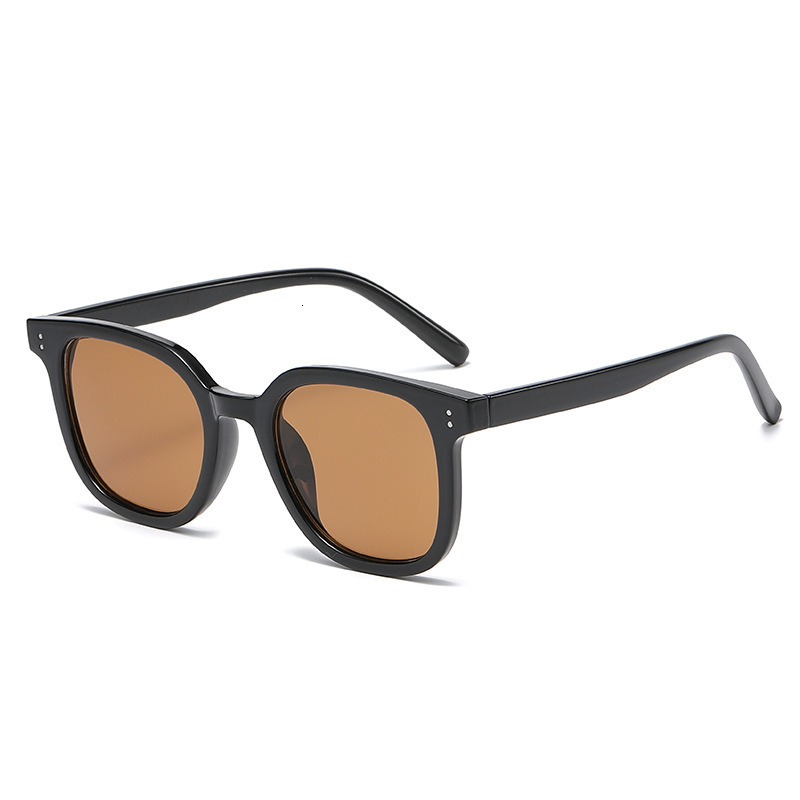 New Fashionable and Unique Internet Celebrity Trend Sunglasses for Women, Blush-Colored, UV and Blue Light Protection, Wholesale
