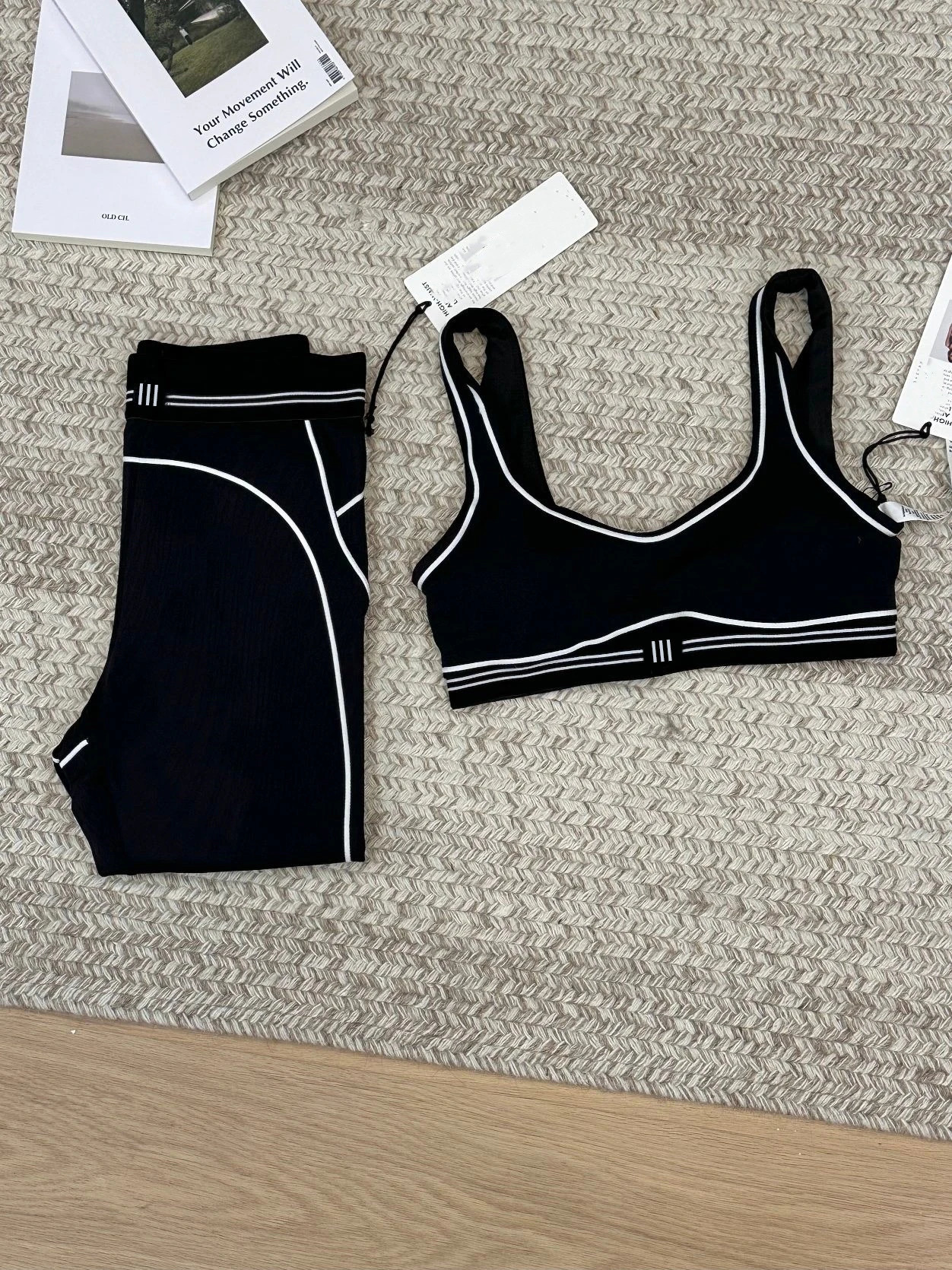 2026 Women Casual Sports Outfit Short Vest Elasticated Leggings Yoga Tightfitting Set y260422