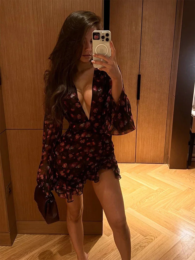 Vintage Flora Printed Dress Deep V Neck Tierred Purple Long Sleeves Ruffle 2026 Summer Women Slim Sexy Chiffon Cool Mini 260421