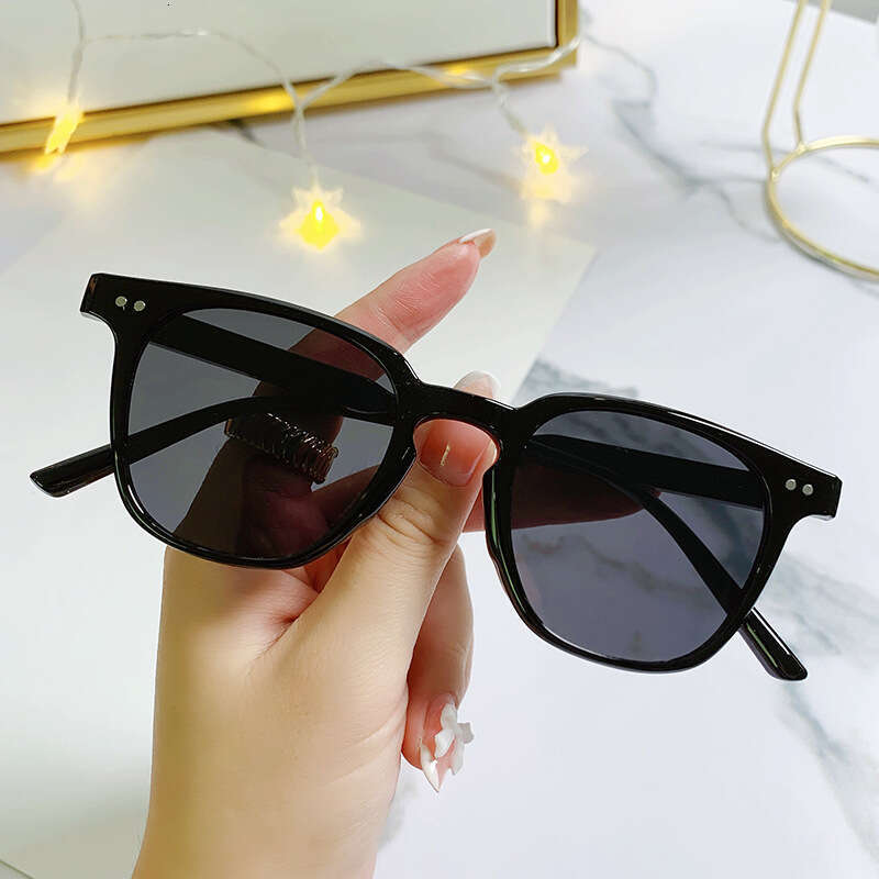 Small-Frame Sunglasses For Men And Women, The Same As Worn By Internet Celebrities, Fashionable Street Style Driving Liuyuemoshang - view 3