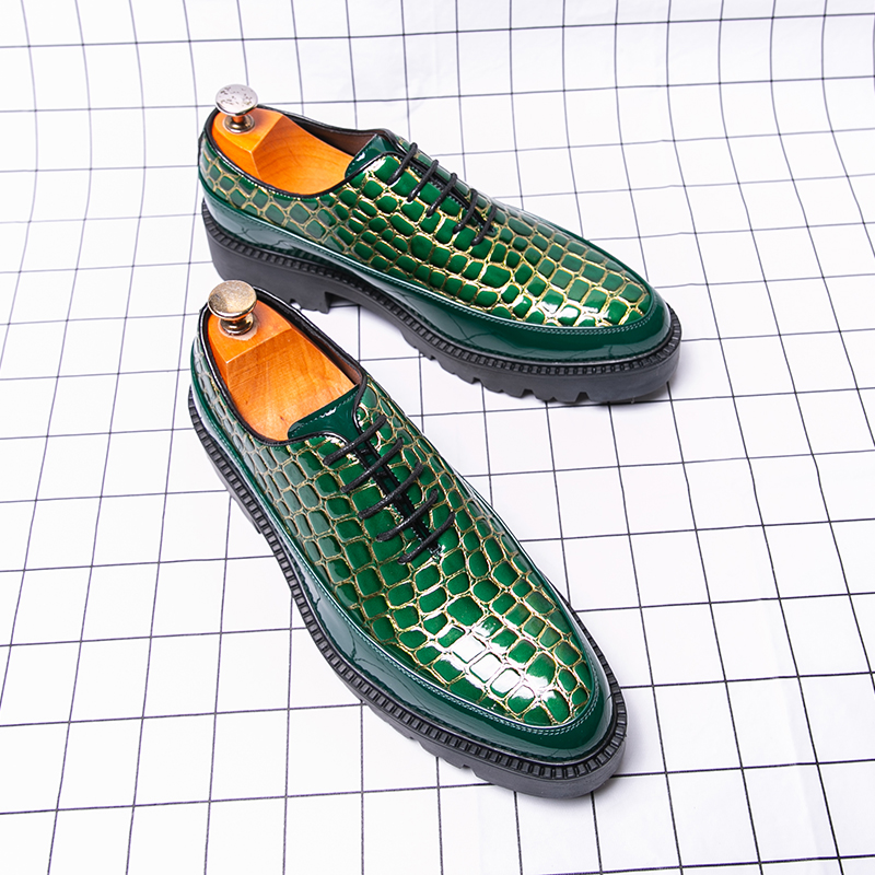 Classic and trendy crocodile patterned thick soled sponge shoes for men's formal wear leather shoes in sizes 38-46