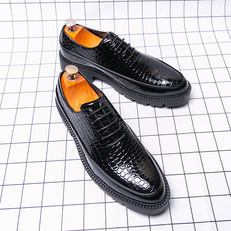Classic and trendy crocodile patterned thick soled sponge shoes for men's formal wear leather shoes in sizes 38-46