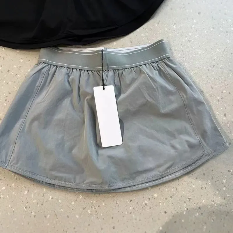 Designed Women Short Pants Skirts Sports Yoga Tennis Skirts Outdoor Active Clothes Woman Fitness Designer Sportswear