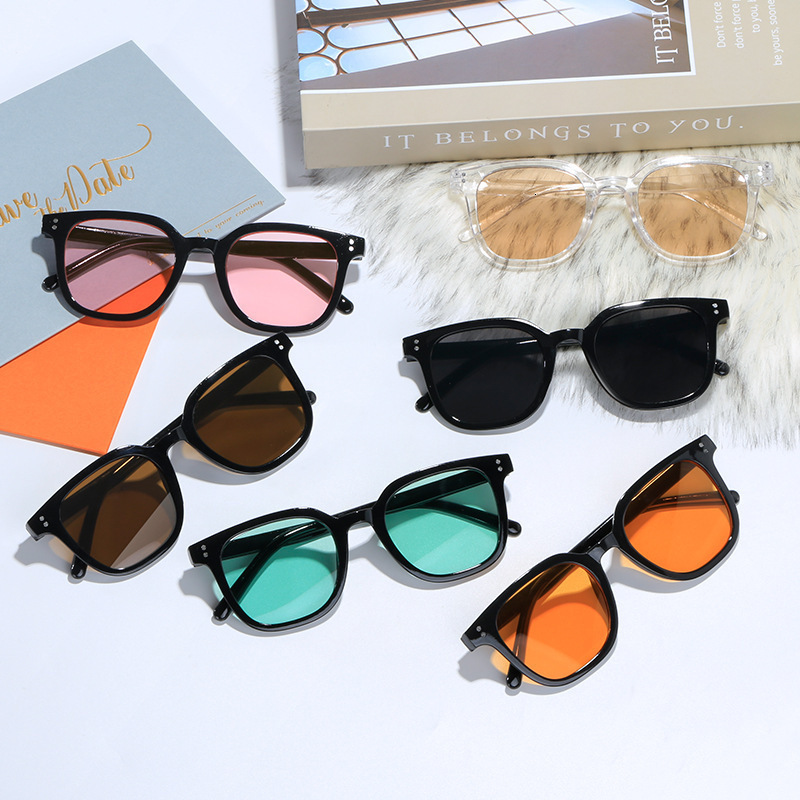 New Fashionable and Unique Internet Celebrity Trend Sunglasses for Women, Blush-Colored, UV and Blue Light Protection, Wholesale