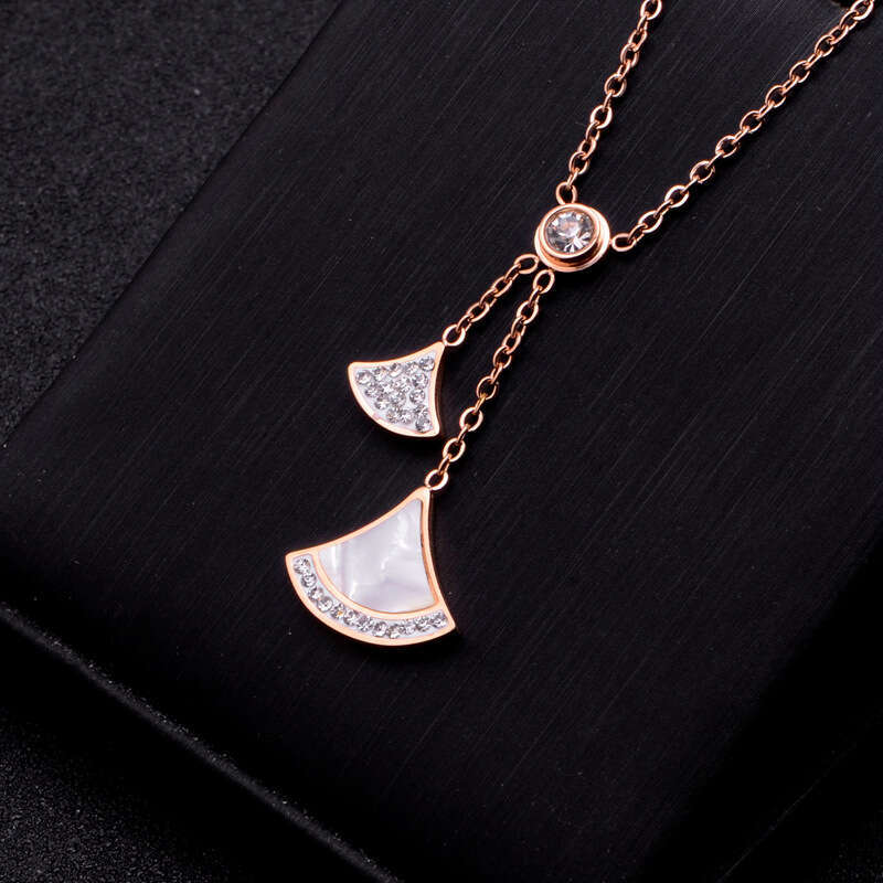 2021 New Model Zirconia Inlaid Korean Style Personalized Shell Pendant Non-Fading Stainless Titanium Steel Necklace Jewelry For Women