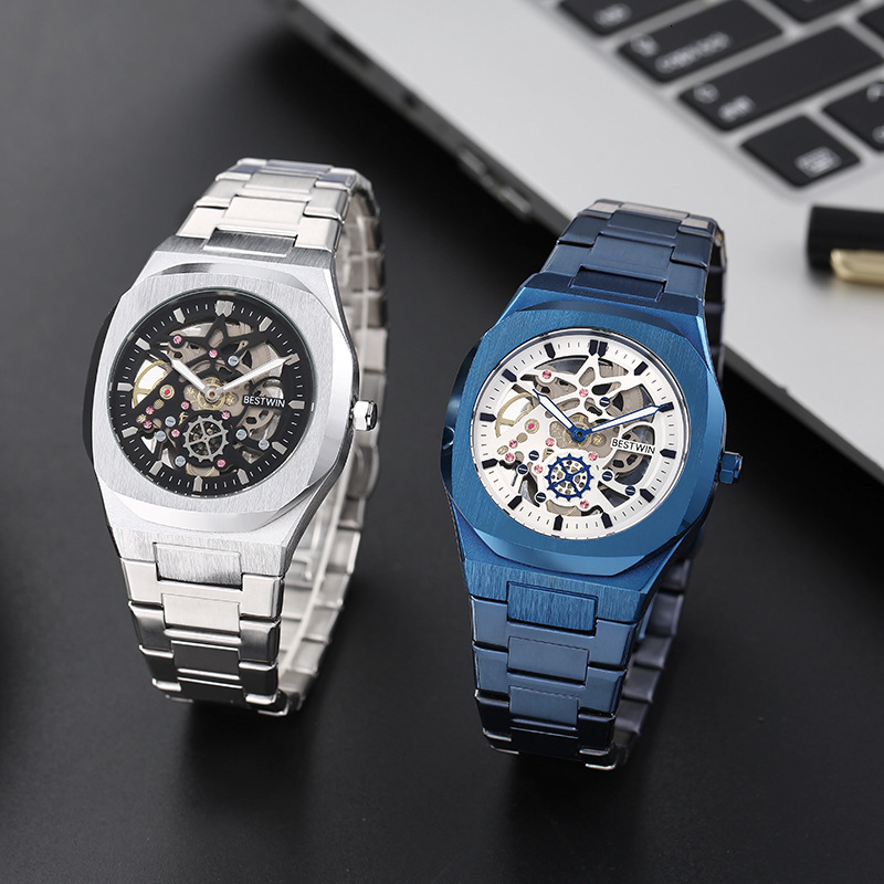 Fashion Alloy Hollow Butterfly Buckle Men's Quartz Watch
