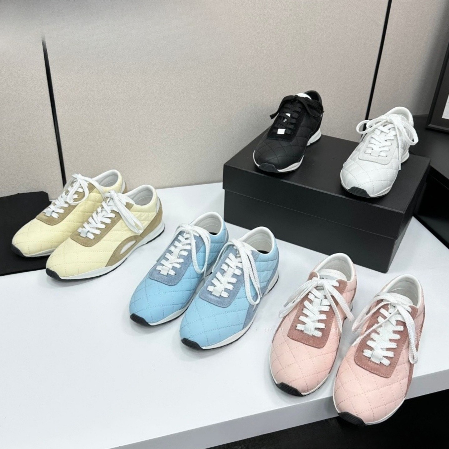 CC Camellia Desginer Shoes Women's Quilted Lace-Up Sneakers - Classic Rhombus Stitching Casual Shoes, Low-Top Breathable Trainers Girlfriend Daughter Gift Size 35-41