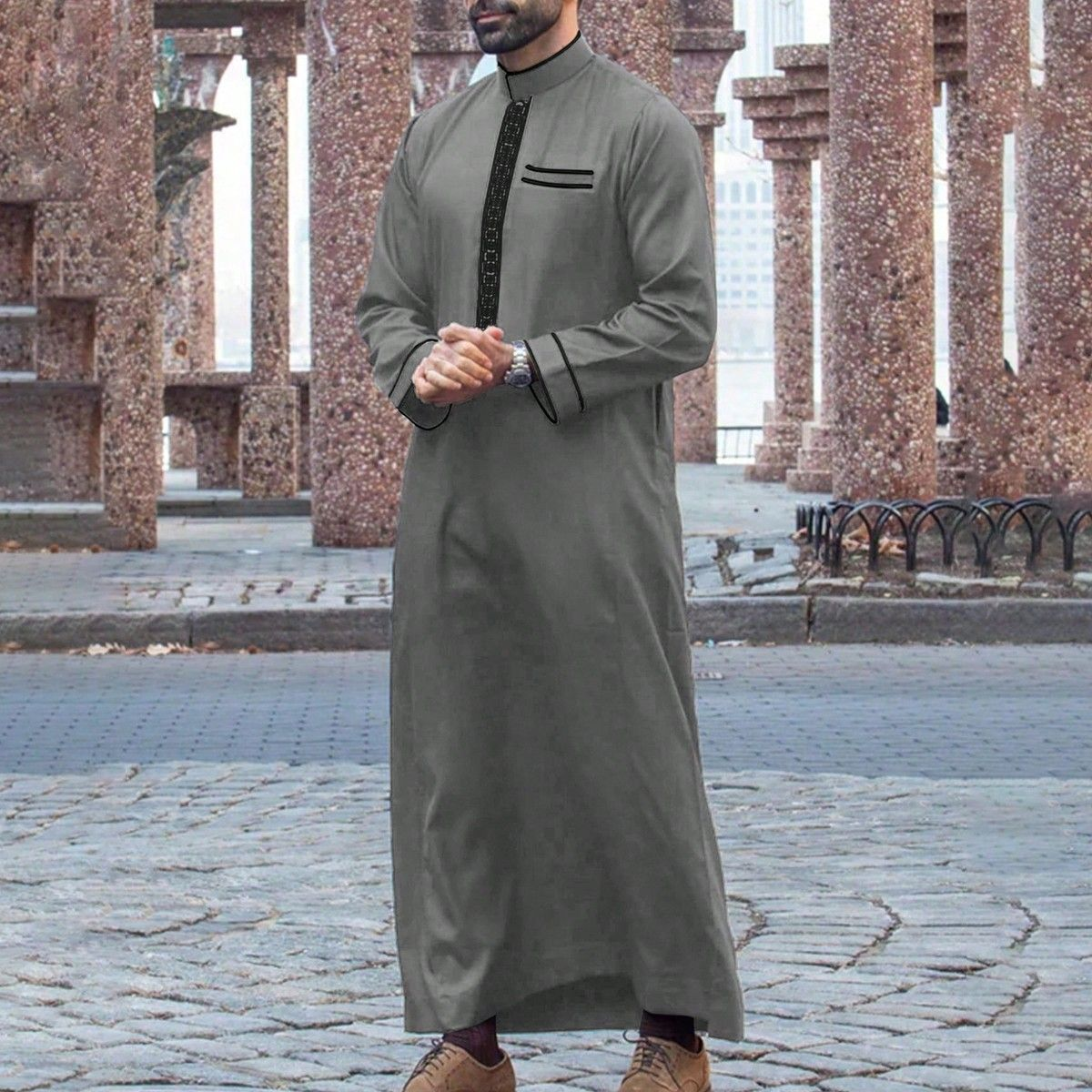 Muslim men's Thobe with long sleeves embroidered stand collar loose Arab ethnic style Islamic men's casual formal abaya