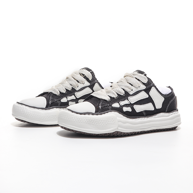 new Bone-patterned skate shoes casual and versatile suitable for both men and women sports shoes men's couple shoes