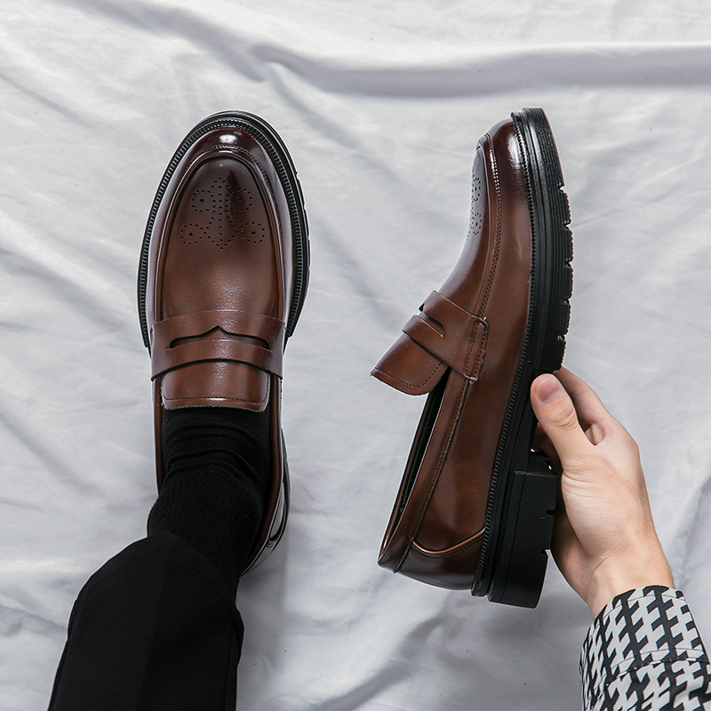 2026s Classic Fashion Trendy Leather Shoes for Men's Business and Leisure One Step Stepping Carved British Men's Shoes