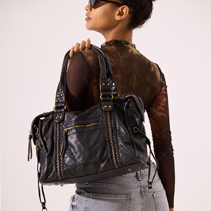 woven handbag in vintage punk style fashionable and trendy largecapacity tote bag y260209