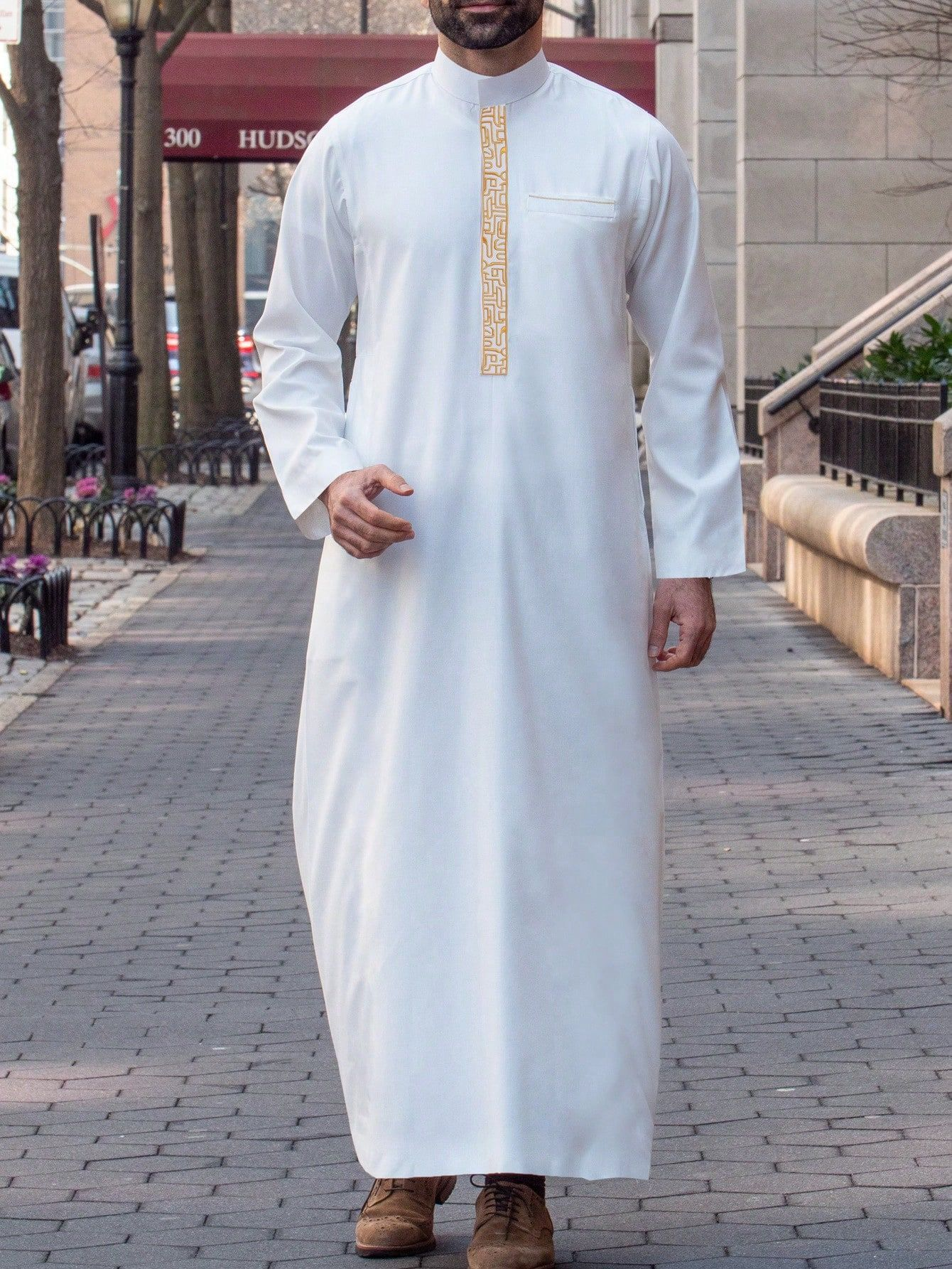 Muslim men's Thobe with long sleeves embroidered stand collar loose Arab ethnic style Islamic men's casual formal abaya
